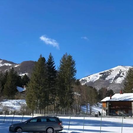 Lh Albergo Il Picchio Пескассеролі Екстер'єр фото
