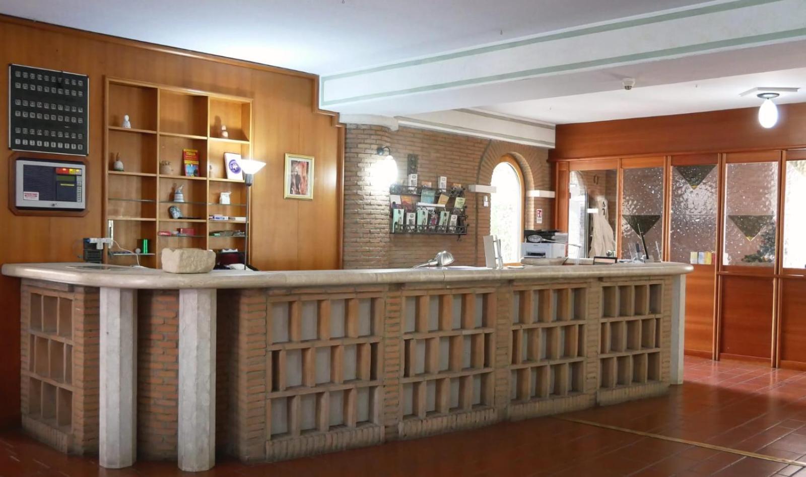 Lh Albergo Il Picchio Пескассеролі Екстер'єр фото