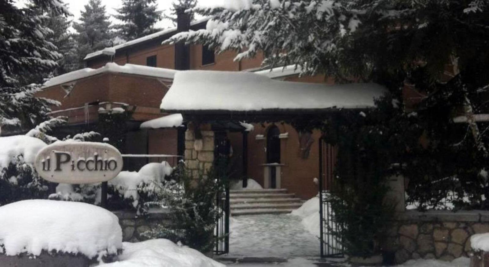 Lh Albergo Il Picchio Пескассеролі Екстер'єр фото